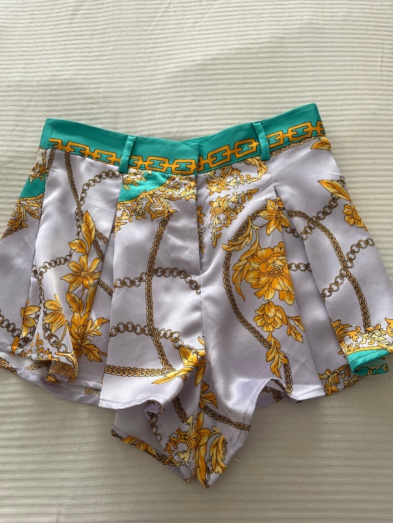 Forever 21 Pants - NWT Forever 21 Chain Print Satin Shorts